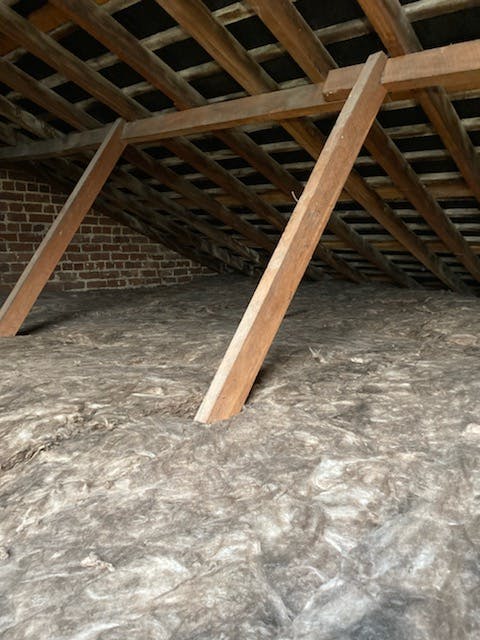 Ceiling-insulation-installed.-R3.6-1663044381